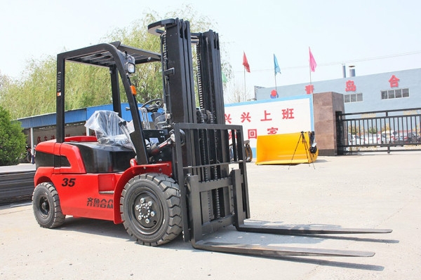 叉車出現“飛車”現象是因為什么？