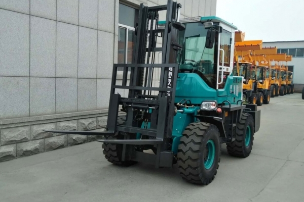 越野叉車裝卸時應該注意哪些？