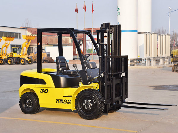 內燃叉車在日常使用中應該怎么保養？